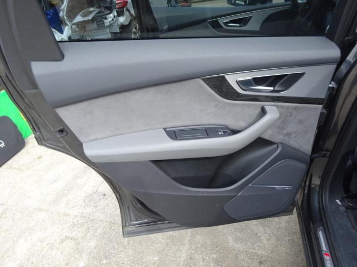 Audi Q7 3.0 TDI V6 24V e-tron plug-in hybrid Sloopvoertuig (2017, Grijs)