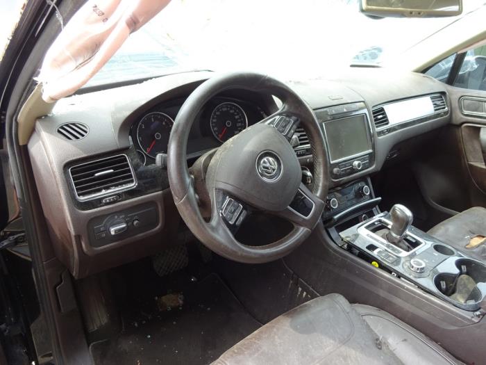 Volkswagen Touareg 3.0 TDI V6 24V BlueMotion Technology DPF Sloopvoertuig (2011, Zwart)