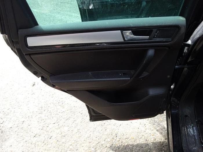 Volkswagen Touareg 3.0 TDI V6 24V BlueMotion Technology DPF Sloopvoertuig (2011, Zwart)