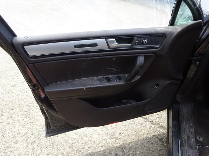 Volkswagen Touareg 3.0 TDI V6 24V BlueMotion Technology DPF Sloopvoertuig (2011, Zwart)