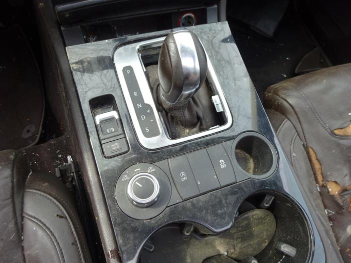 Volkswagen Touareg 3.0 TDI V6 24V BlueMotion Technology DPF Sloopvoertuig (2011, Zwart)