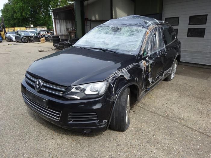 Volkswagen Touareg 3.0 TDI V6 24V BlueMotion Technology DPF Sloopvoertuig (2011, Zwart)