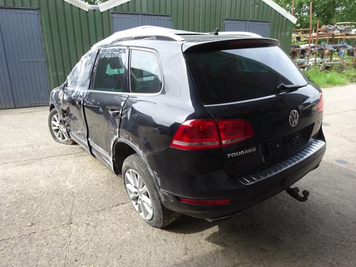 Volkswagen Touareg 3.0 TDI V6 24V BlueMotion Technology DPF Sloopvoertuig (2011, Zwart)