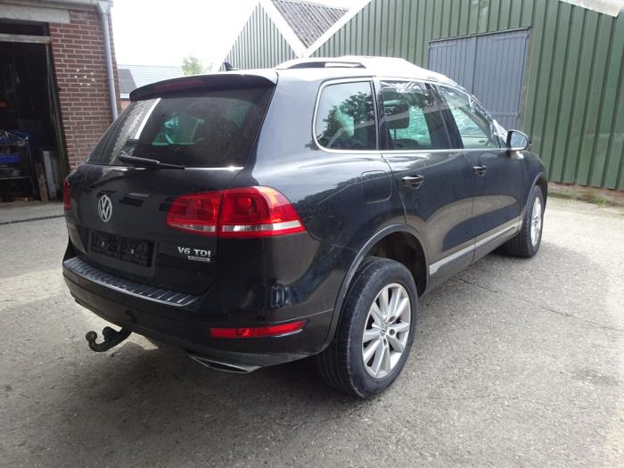 Volkswagen Touareg 3.0 TDI V6 24V BlueMotion Technology DPF Sloopvoertuig (2011, Zwart)
