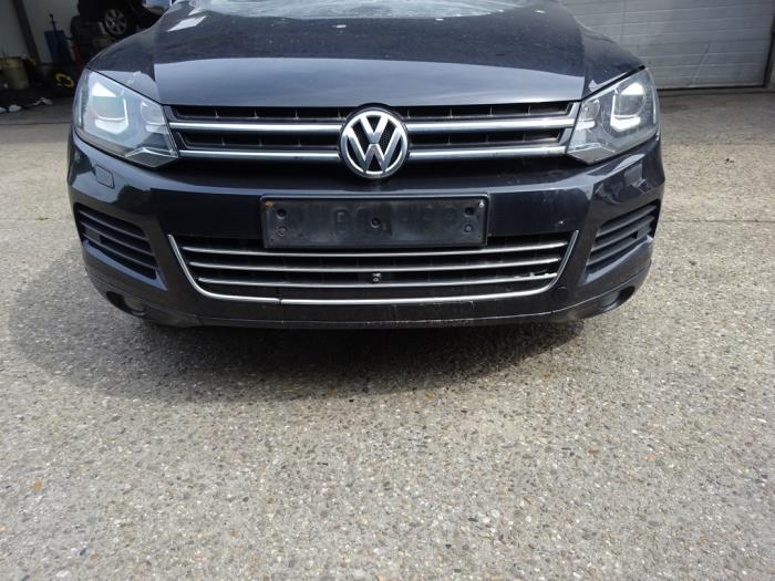 Volkswagen Touareg 3.0 TDI V6 24V BlueMotion Technology DPF Sloopvoertuig (2011, Zwart)