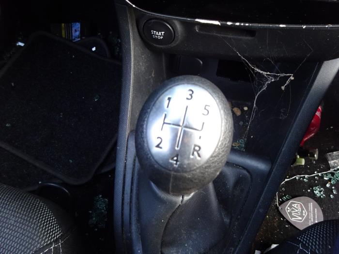 Renault Clio IV Estate/Grandtour 0.9 Energy TCE 12V Sloopvoertuig (2015, Zwart)