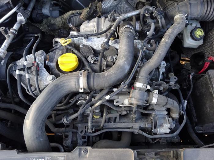 Renault Clio IV Estate/Grandtour 0.9 Energy TCE 12V Sloopvoertuig (2015, Zwart)