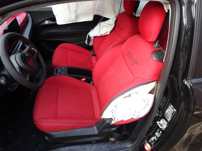 Fiat 500e 42 kWh 3+1 Sloopvoertuig (2022, Zwart)