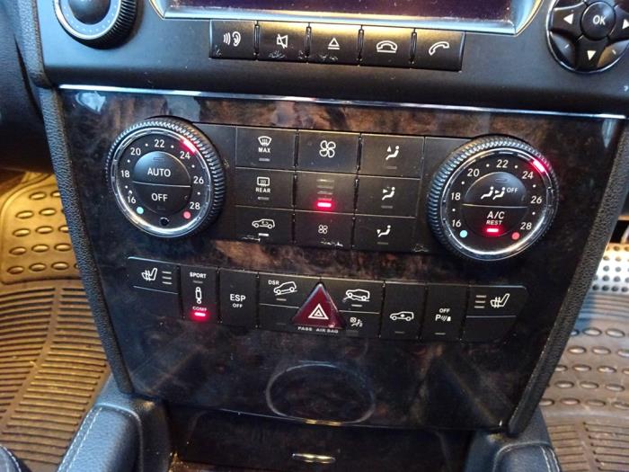 Mercedes ML II 3.0 ML-320 CDI 4-Matic V6 24V Sloopvoertuig (2007, Zwart)