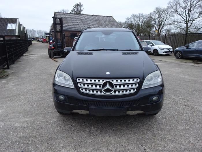 Mercedes ML II 3.0 ML-320 CDI 4-Matic V6 24V Sloopvoertuig (2007, Zwart)