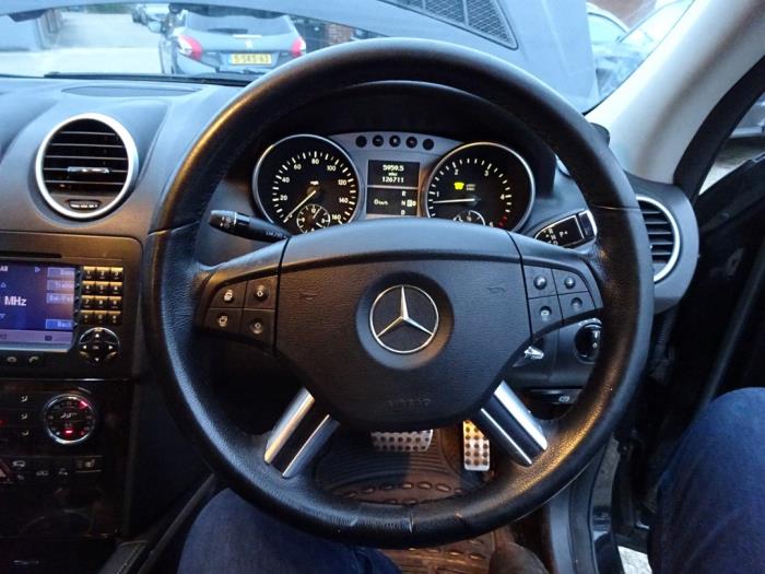 Mercedes ML II 3.0 ML-320 CDI 4-Matic V6 24V Sloopvoertuig (2007, Zwart)