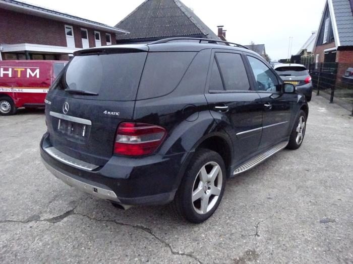 Mercedes ML II 3.0 ML-320 CDI 4-Matic V6 24V Sloopvoertuig (2007, Zwart)