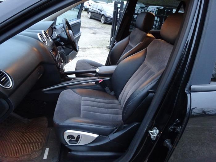 Mercedes ML II 3.0 ML-320 CDI 4-Matic V6 24V Sloopvoertuig (2007, Zwart)