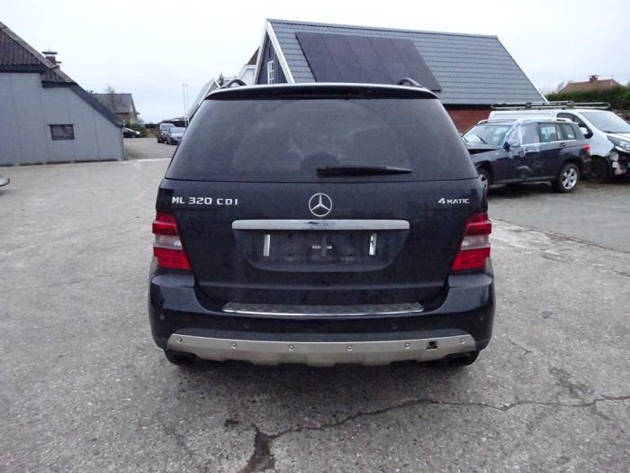 Mercedes ML II 3.0 ML-320 CDI 4-Matic V6 24V Sloopvoertuig (2007, Zwart)