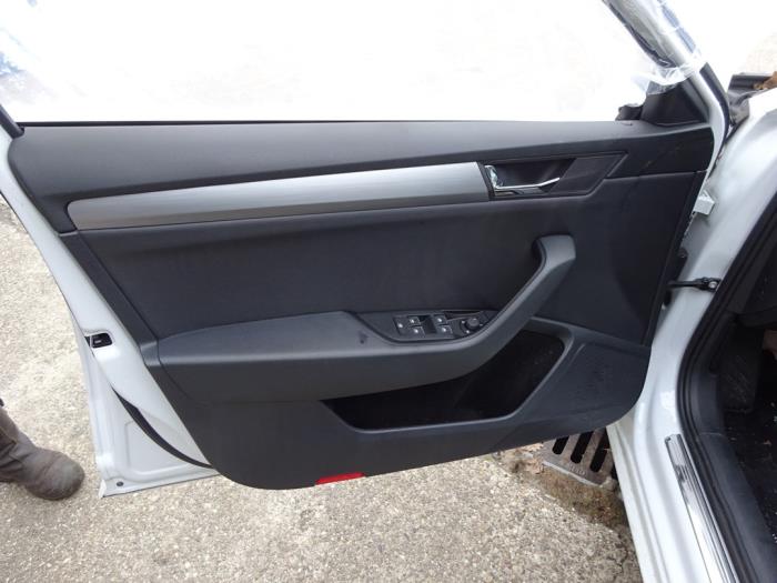 Skoda Superb Combi 1.6 TDI Sloopvoertuig (2017, Wit)