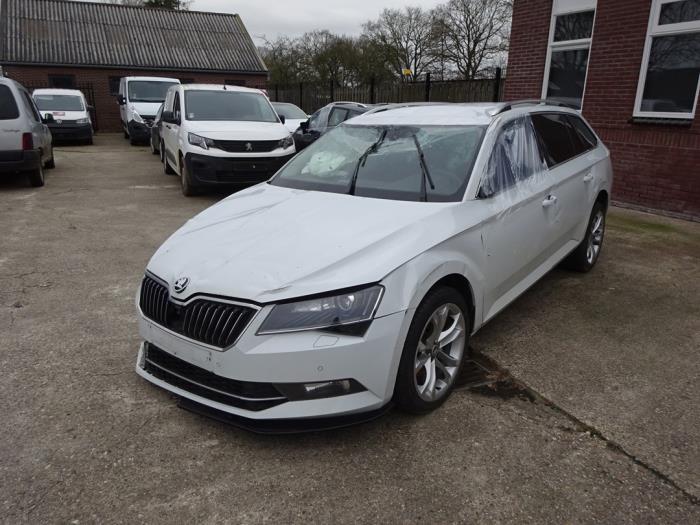 Skoda Superb Combi 1.6 TDI Sloopvoertuig (2017, Wit)