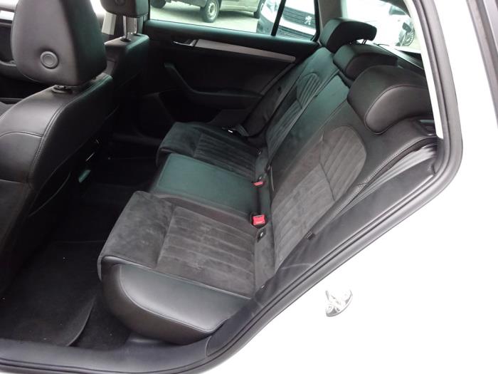 Skoda Superb Combi 1.6 TDI Sloopvoertuig (2017, Wit)