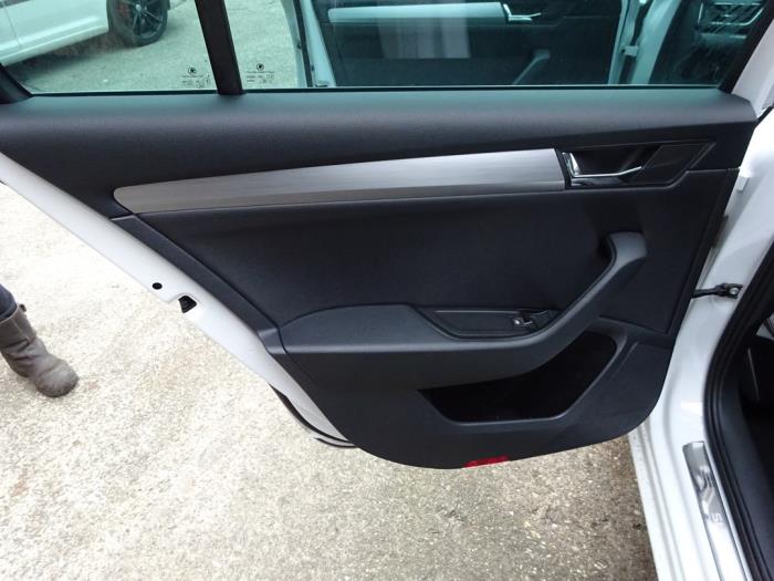 Skoda Superb Combi 1.6 TDI Sloopvoertuig (2017, Wit)