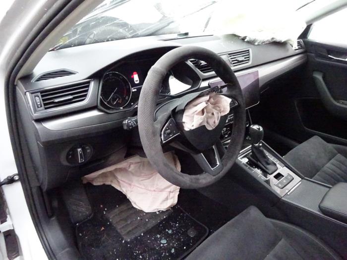 Skoda Superb Combi 1.6 TDI Sloopvoertuig (2017, Wit)