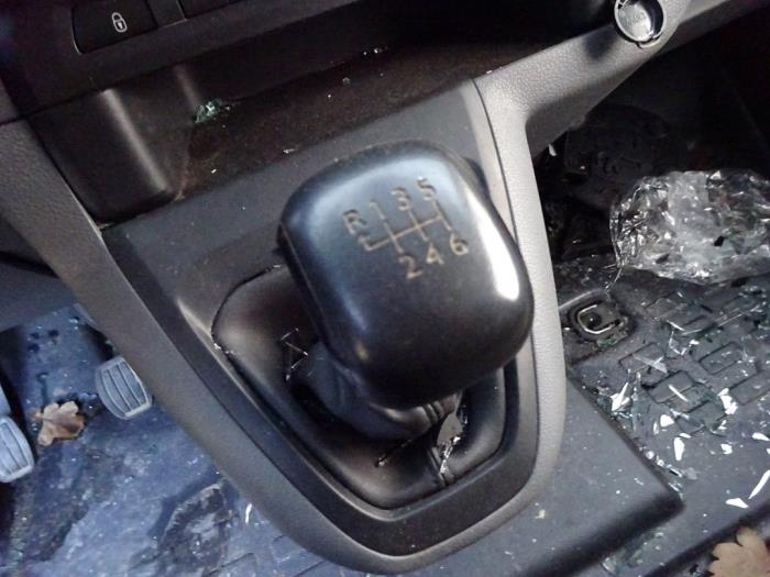 Peugeot Expert 2.0 Blue HDi 120 16V Sloopvoertuig (2018, Rood)