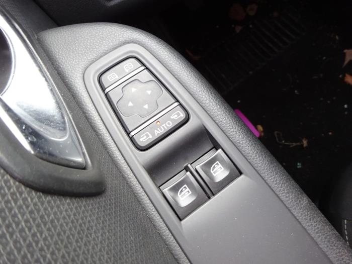 Renault Clio IV 0.9 Energy TCE 75 12V Sloopvoertuig (2020, Zwart)