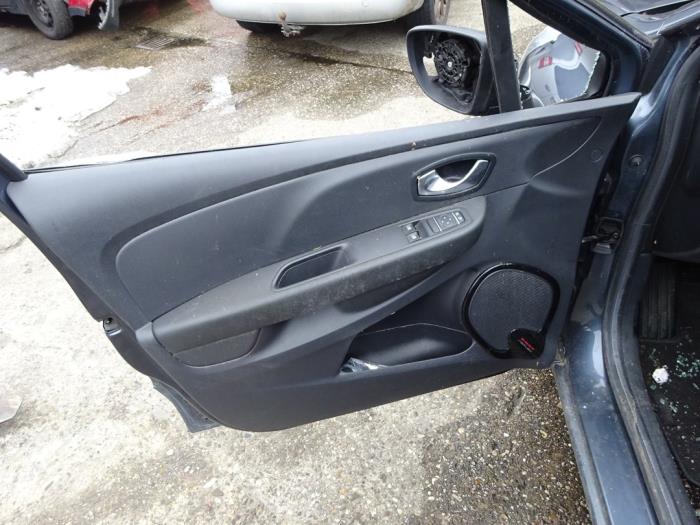 Renault Clio IV Estate/Grandtour 0.9 Energy TCE 90 12V Sloopvoertuig (2019, Grijs)