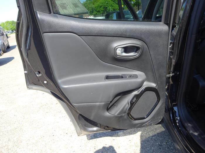 Jeep Renegade 1.4 Multi Air 16V Sloopvoertuig (2018, Zwart)