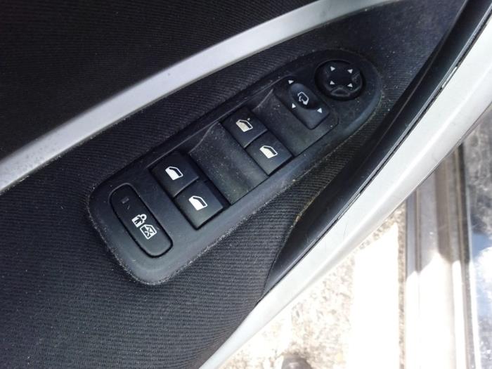 Citroen C5 III Tourer 1.6 16V THP 155 Sloopvoertuig (2012, Zwart)