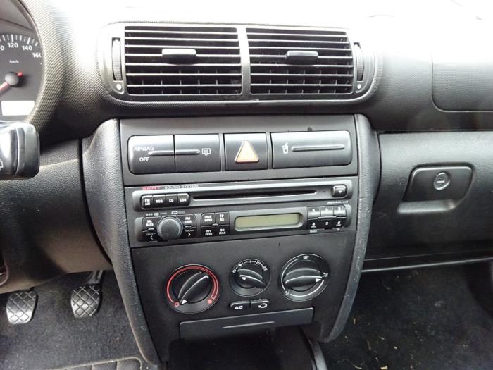 Seat Leon 1.6 16V Sloopvoertuig (2004, Grijs)