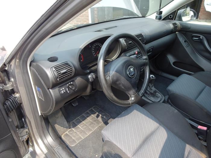 Seat Leon 1.6 16V Sloopvoertuig (2004, Grijs)