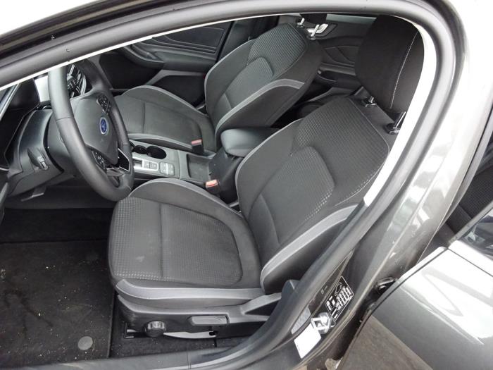 Ford Focus 4 1.0 Ti-VCT EcoBoost 12V 125 Sloopvoertuig (2021, Grijs)