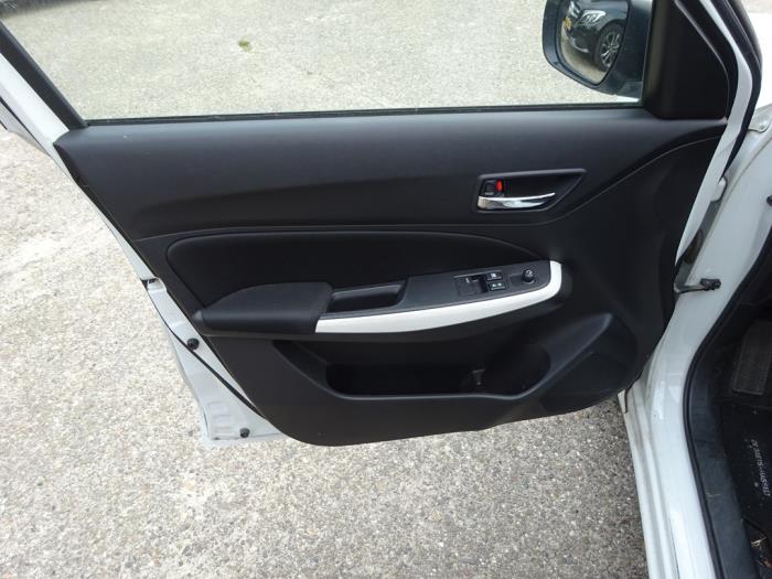 Suzuki Swift 1.2 Dual Jet 16V Allgrip Sloopvoertuig (2019, Wit)