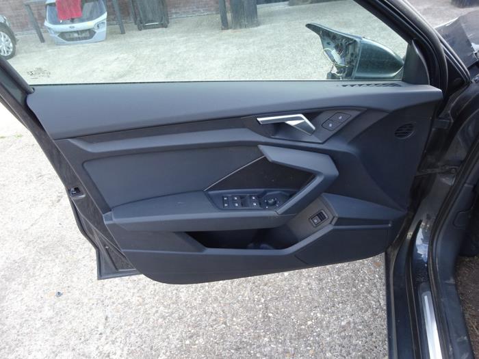 Audi A3 Sportback 1.4 40 TFSIe 16V Sloopvoertuig (2021, Grijs)