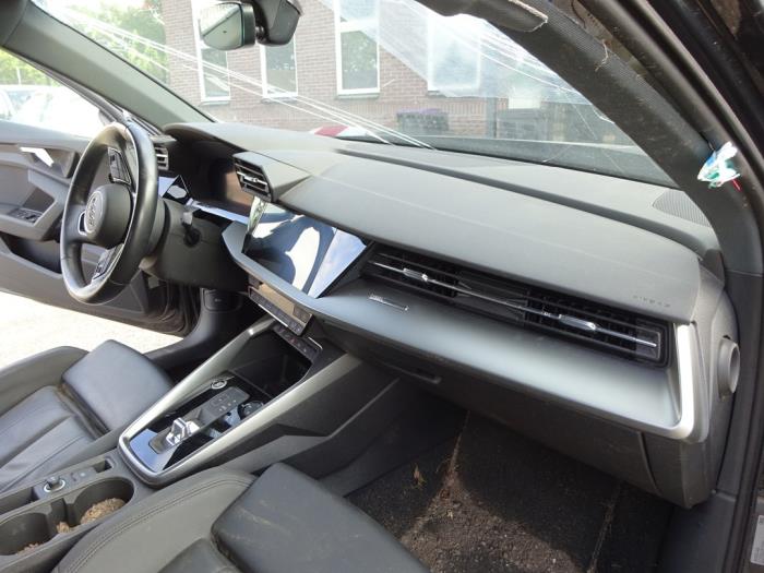 Audi A3 Sportback 1.4 40 TFSIe 16V Sloopvoertuig (2021, Grijs)