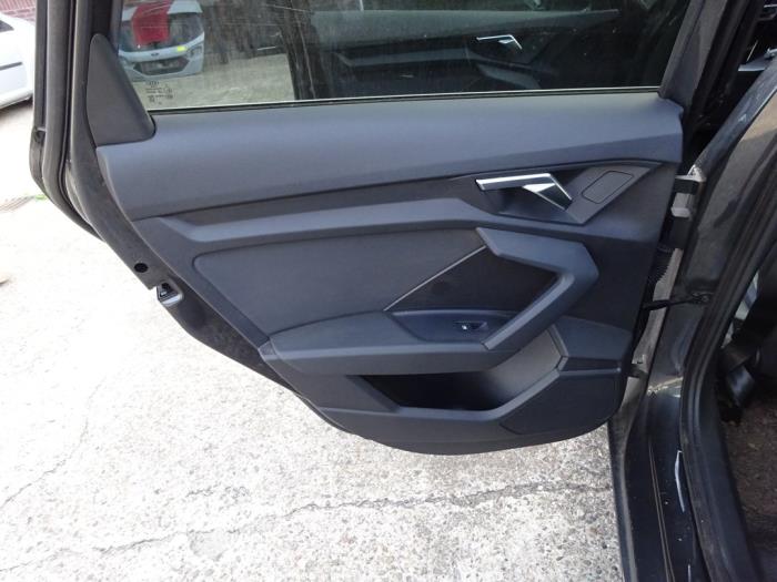 Audi A3 Sportback 1.4 40 TFSIe 16V Sloopvoertuig (2021, Grijs)