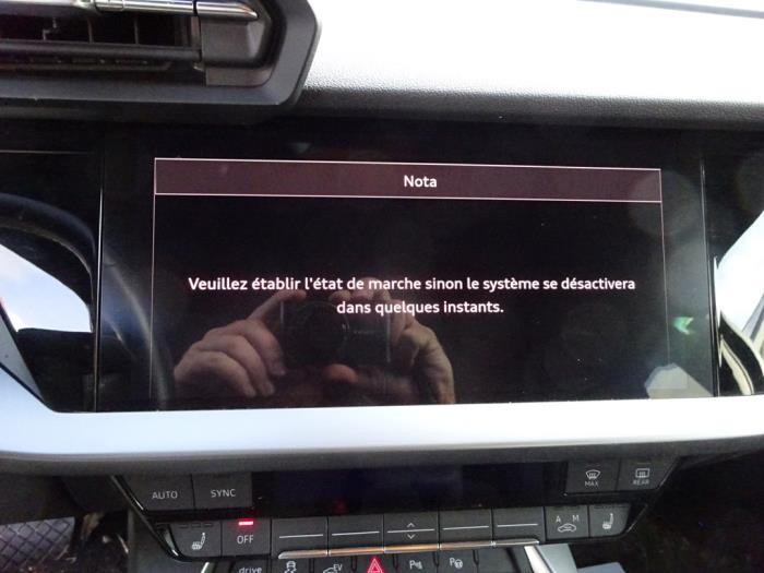 Audi A3 Sportback 1.4 40 TFSIe 16V Sloopvoertuig (2021, Grijs)