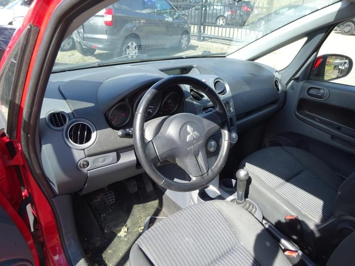Mitsubishi Colt 1.1 12V Sloopvoertuig (2008, Rood)