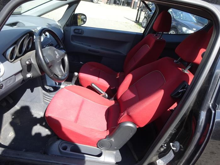 Mitsubishi Colt 1.3 16V Sloopvoertuig (2006, Zwart)