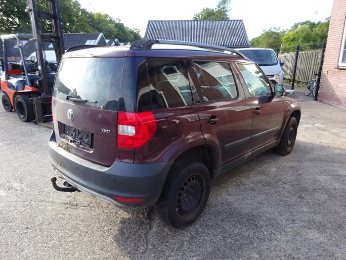 Skoda Yeti 2.0 TDI 16V 4x4 Sloopvoertuig (2010, Rood)