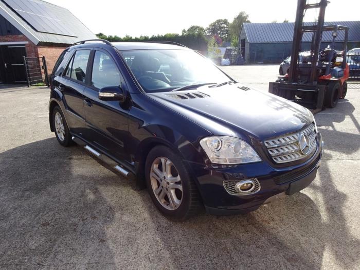Mercedes ML II 3.5 350 4-Matic V6 24V Sloopvoertuig (2006, Blauw)