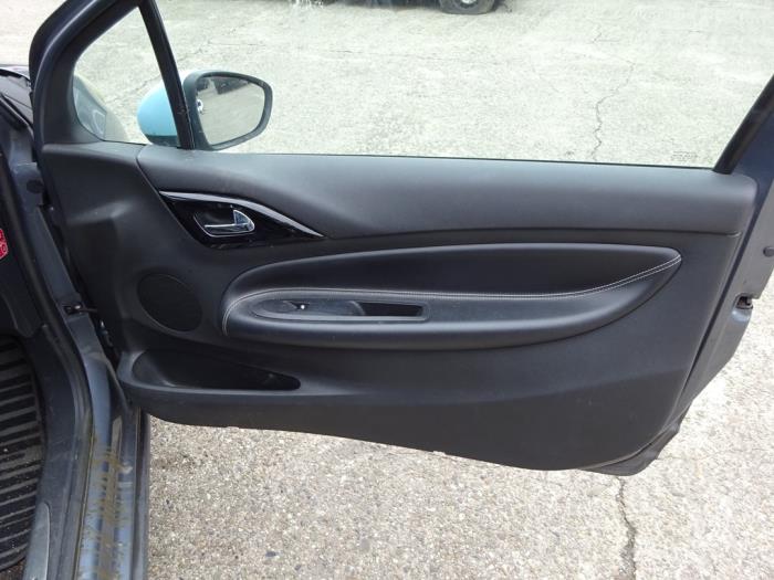 Citroen DS3 1.6 16V VTS THP 155 Sloopvoertuig (2010, Grijs)
