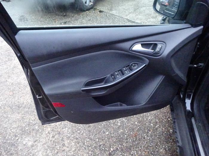 Ford Focus 3 Wagon 1.5 TDCi Sloopvoertuig (2016, Zwart)