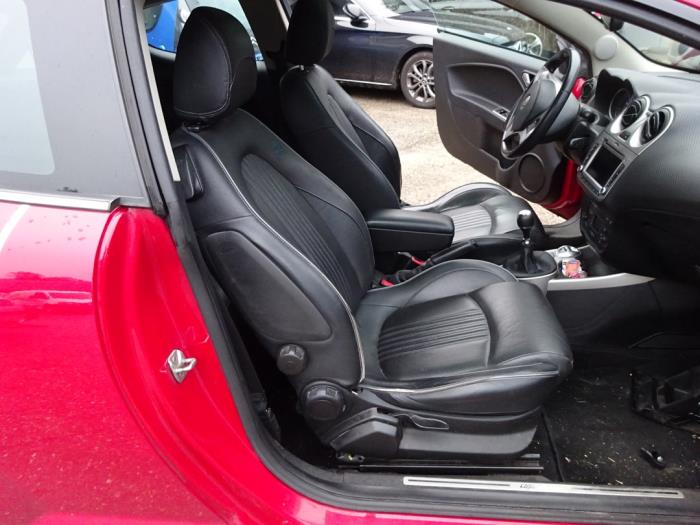 Alfa Romeo MiTo 1.3 JTDm 16V Eco Sloopvoertuig (2011, Rood)