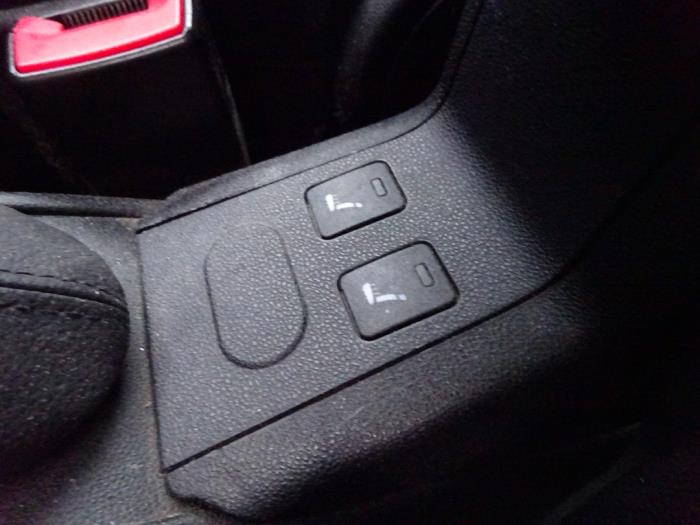 Alfa Romeo MiTo 1.3 JTDm 16V Eco Sloopvoertuig (2011, Rood)