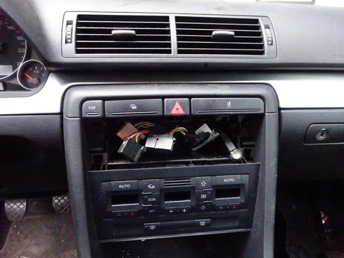 Audi A4 Avant 2.0 20V Sloopvoertuig (2006, Zwart)