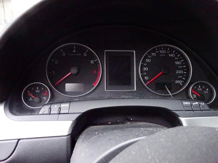 Audi A4 Avant 2.0 20V Sloopvoertuig (2006, Zwart)