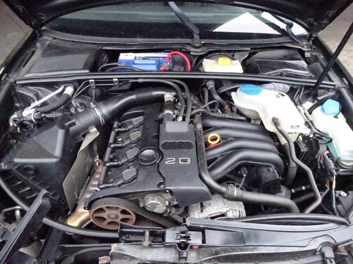 Audi A4 Avant 2.0 20V Sloopvoertuig (2006, Zwart)