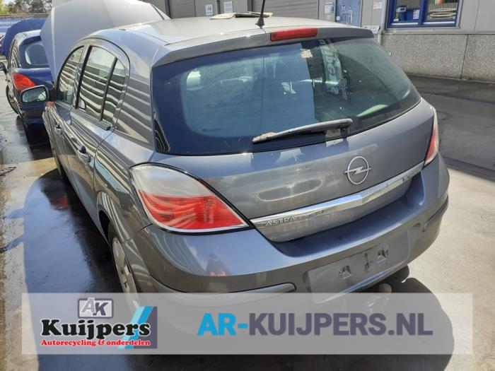Opel Astra H 04-