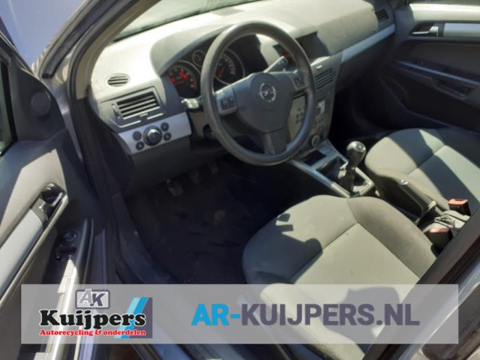 Opel Astra H 04-