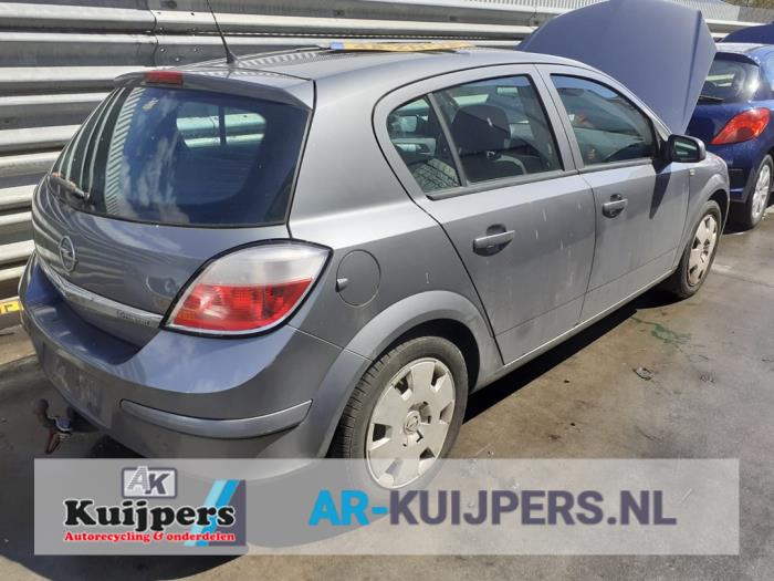 Opel Astra H 04-